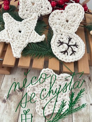 Naše háčkované ozdoby budou součást speciální dárkové sady pro háčkování. Vše co potřebujete k tvoření připravené v jednom...